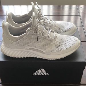 ALPHA BOUNCE running sneakers